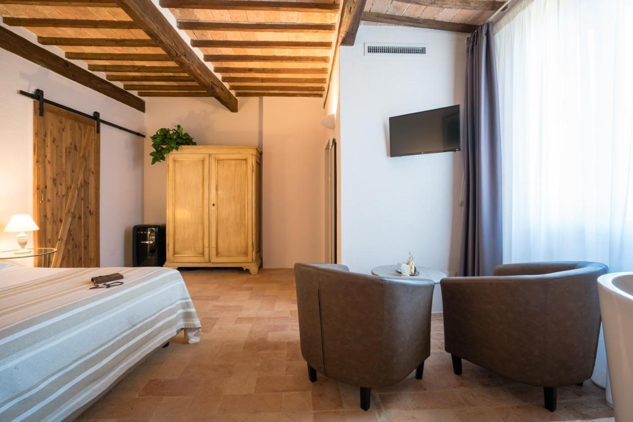 Dimora Delle Muse Bed & Breakfast Montalcino Exterior photo